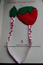 strawberry bookmark KMFBM101