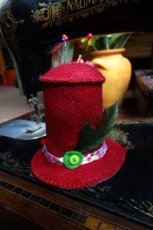top hat pincushion KMPTH25